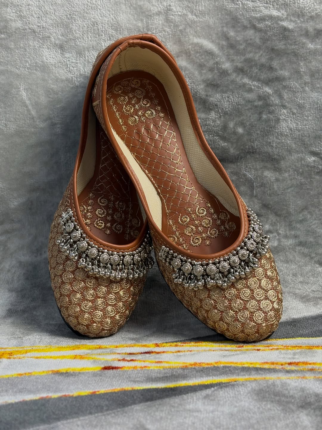 Double Cushion Payal Jutti with gold swirl patterns