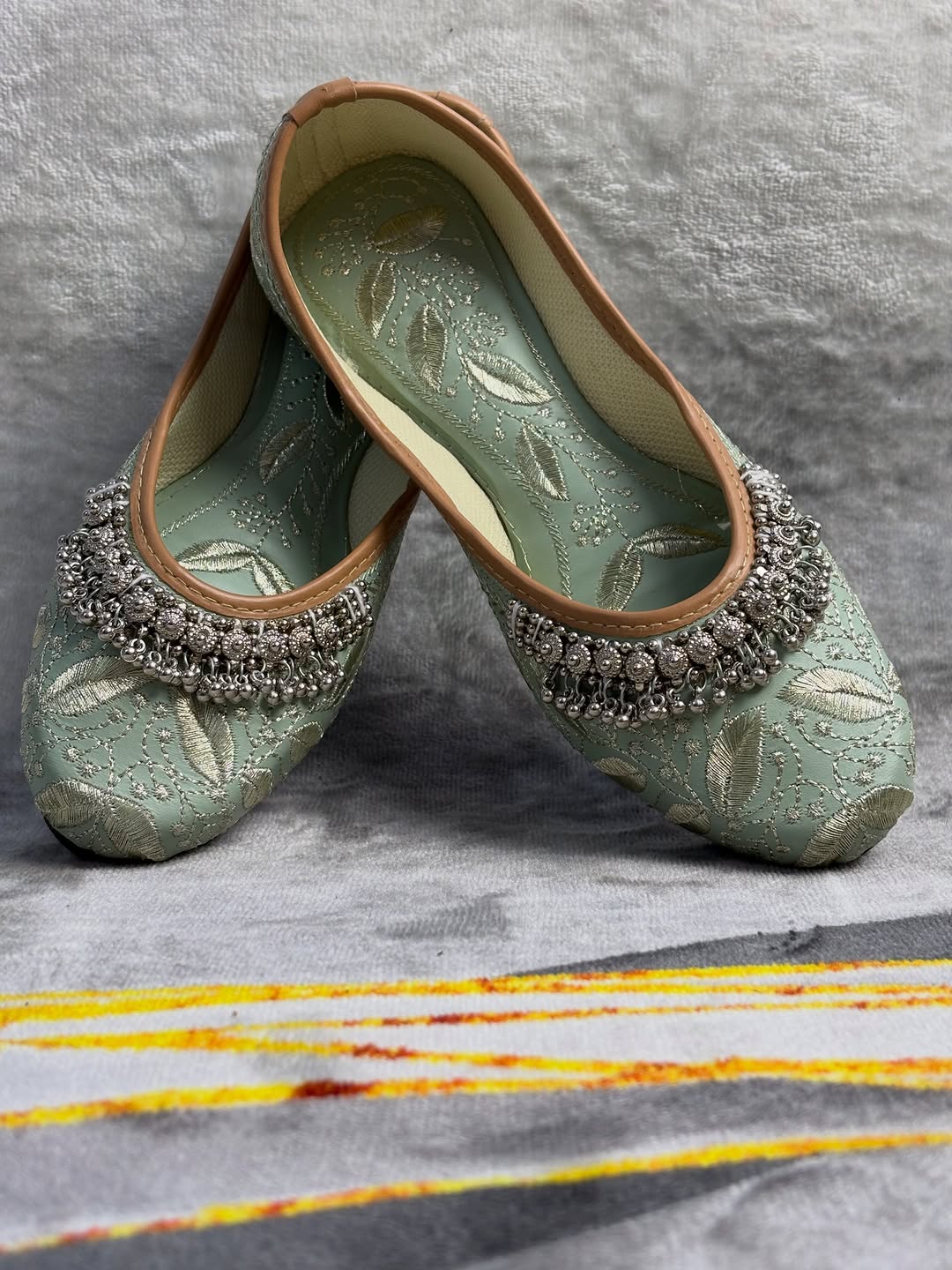 Double Cushion Payal Jutti in light green with gold leaf embroidery